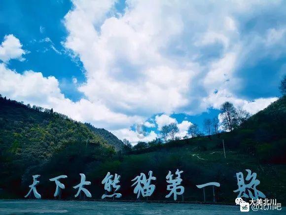 长方形的周长是48cm，长与宽的必比是5：1，长方形的面积是多少